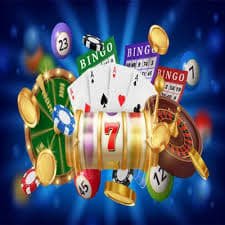 Filipino player spinning online slots on a mobile phone via mnlwin
